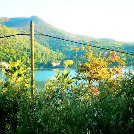 Adria 3*